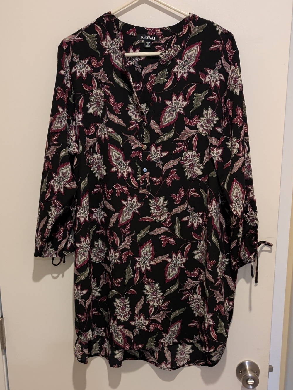Roz & Ali Black Floral Long-Sleeve Tunic Dress